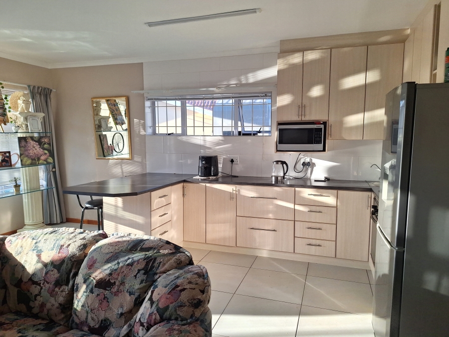 To Let 2 Bedroom Property for Rent in Bothasrus Eastern Cape